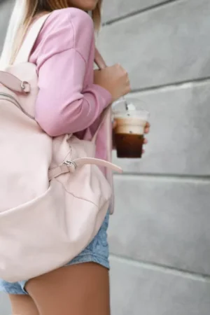 coffee girl woman white backpack leg 79519 pxhere.com